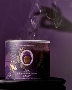 Sally 3-Wick Candle image number null