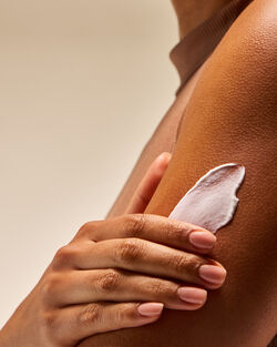 Heirloom Rose Body Lotion image number null