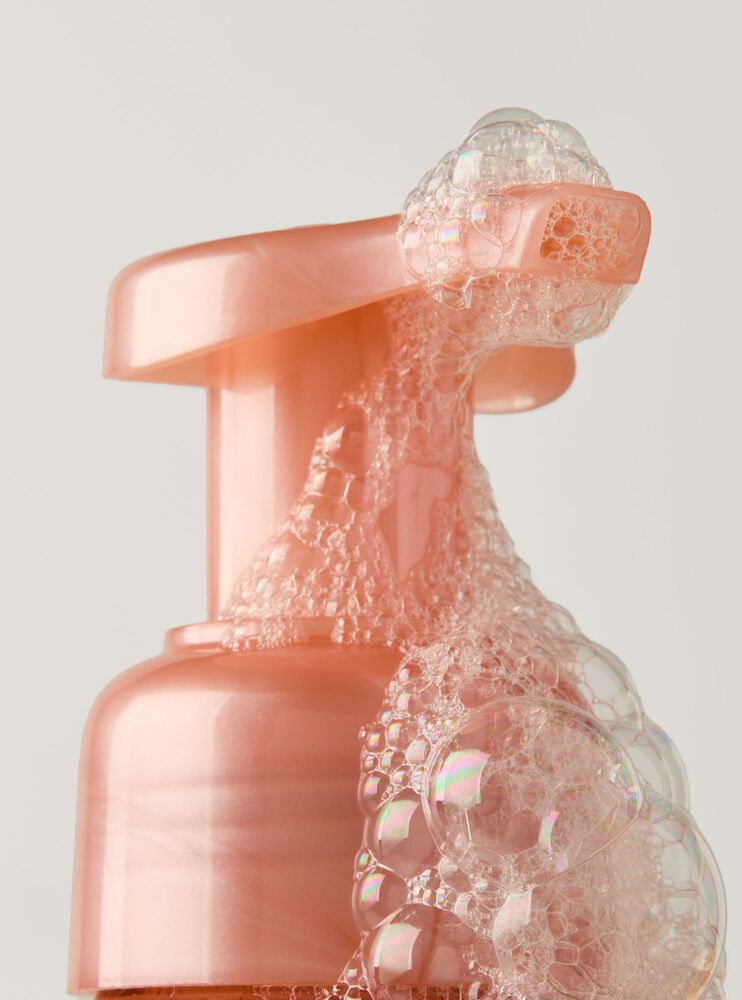 Snowy Peach Berry Gentle & Clean Foaming Hand Soap Gentle & Clean Foaming Hand Soap