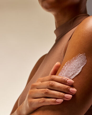 Waikiki Beach Coconut Exfoliating Glow Body Scrub 去角質耀目身體磨砂