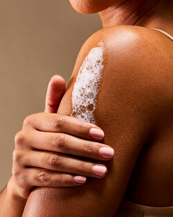 Japanese Cherry Blossom Body Wash image number null
