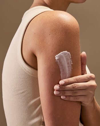 Into The Night Moisturizing Body Wash 保濕沐浴露