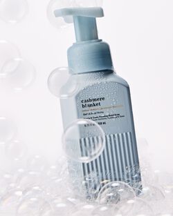Cashmere Blanket Gentle & Clean Foaming Hand Soap image number null
